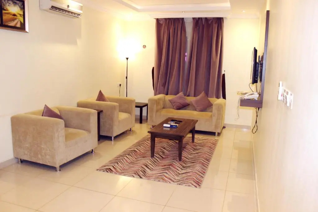 2 Bedrooms Apartment