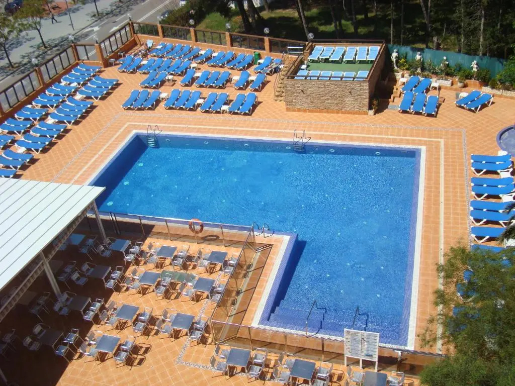 Standard Double room with pool view (full double bed)