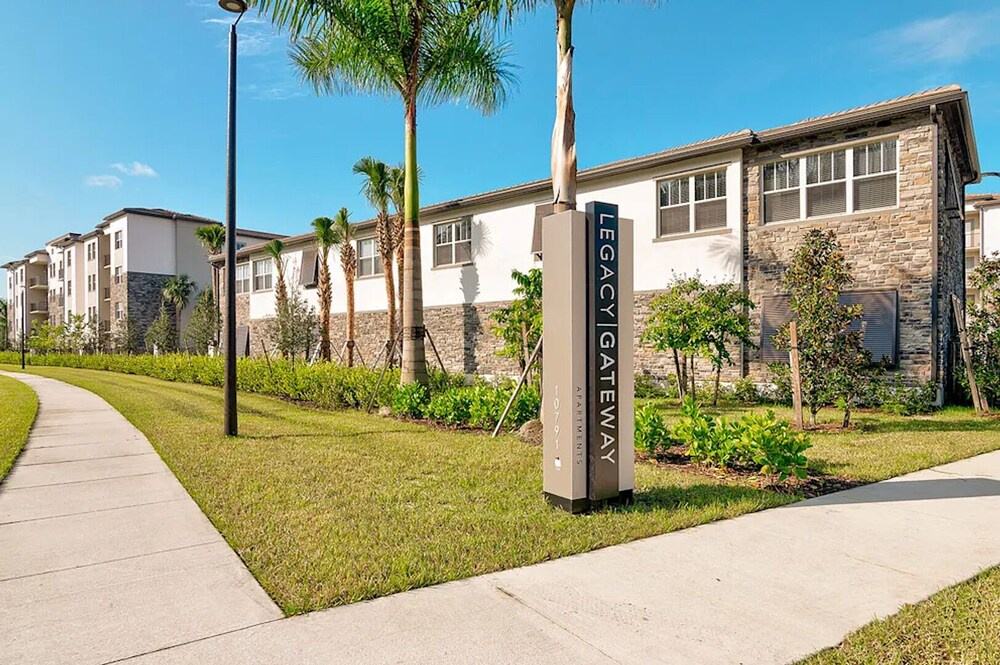 Landing Furnished Apartments near RSW