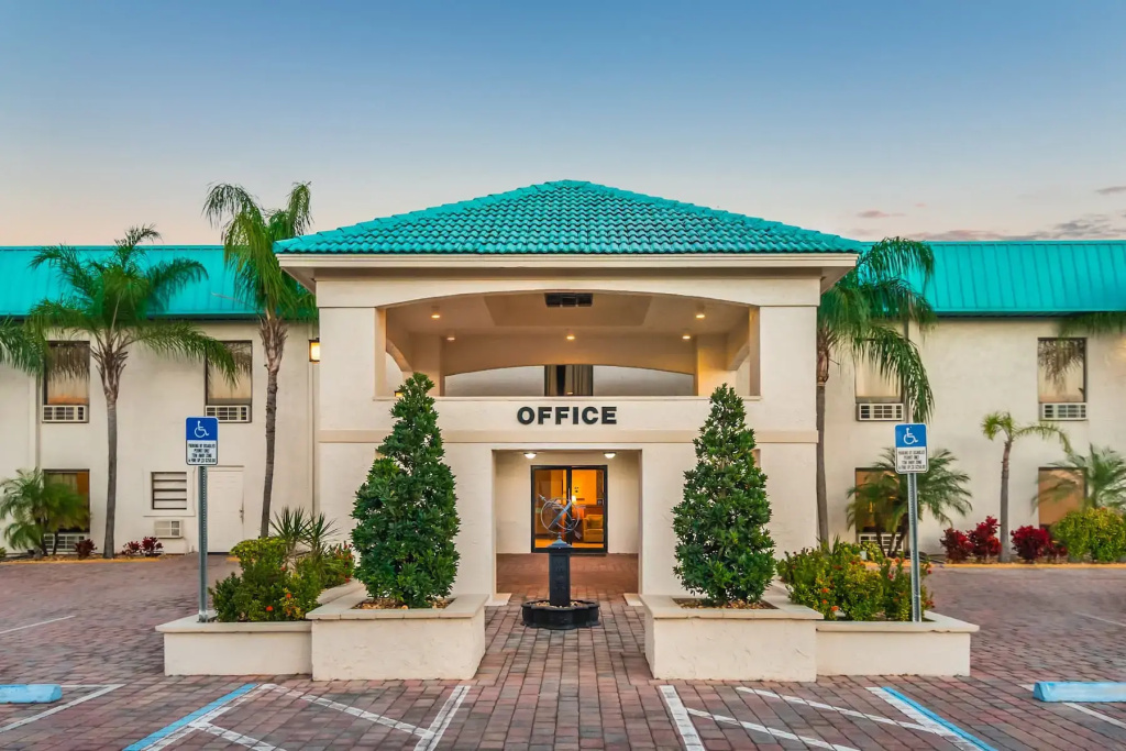 Days Inn By Wyndham Lake Okeechobee