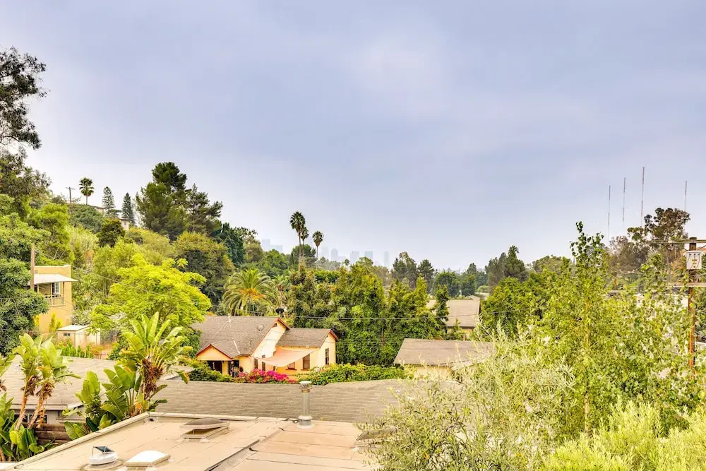 LA Nature Retreat w/ Rooftop Deck + Dtwn Views!