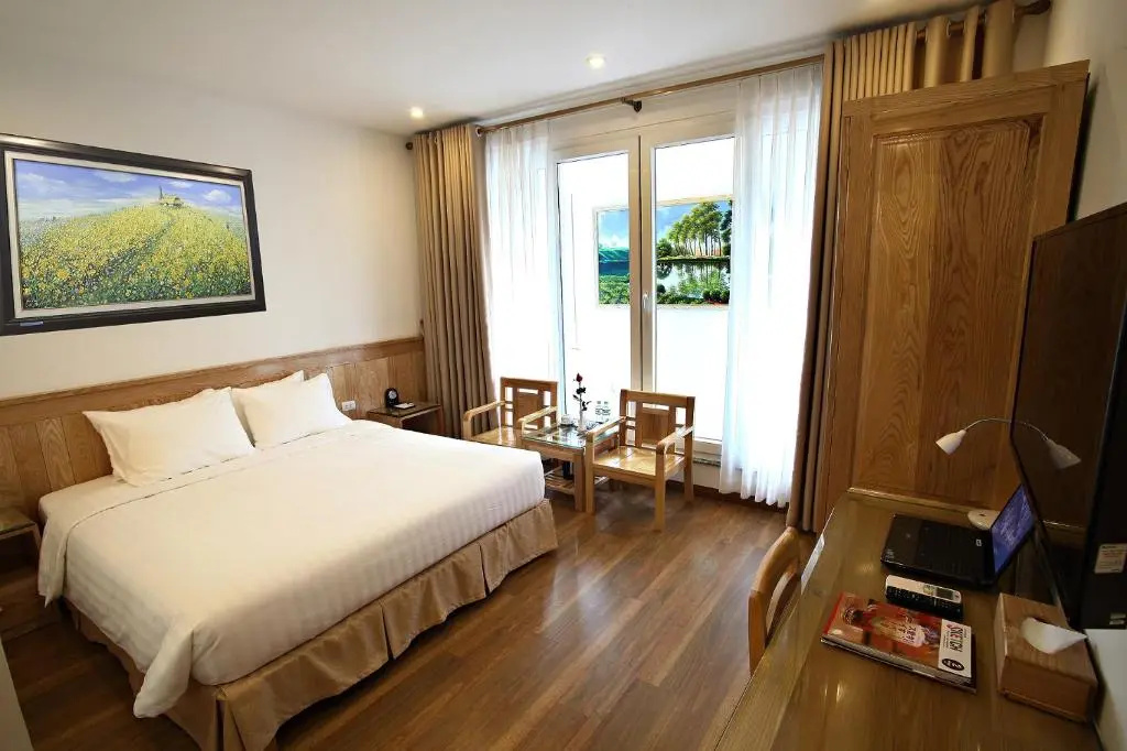 Deluxe Double room (full double bed)