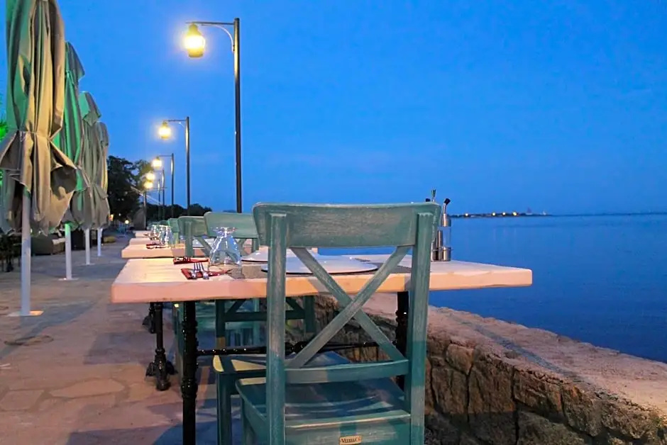 Beach & Waterfront