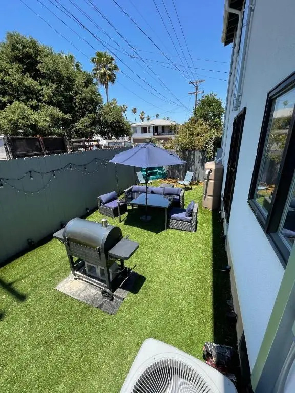 Stylish Hollywood Townhouse - Ideal Location