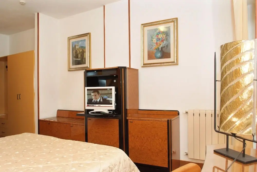 Hotel Beniamino Ubaldi - фото 2