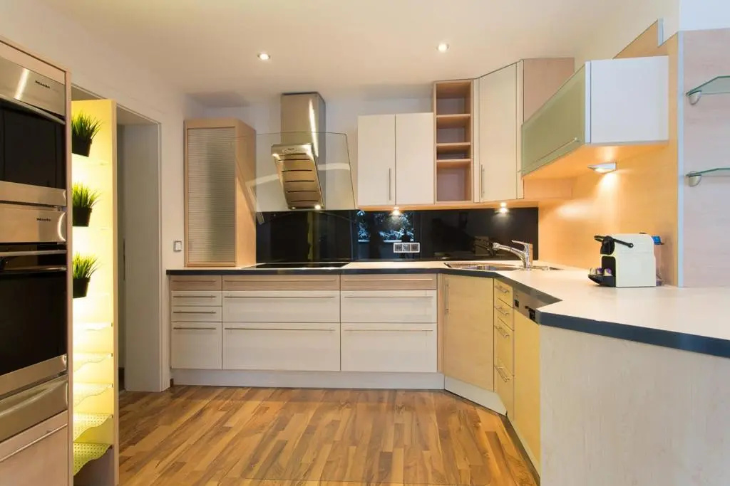 3 Bedrooms Apartment
