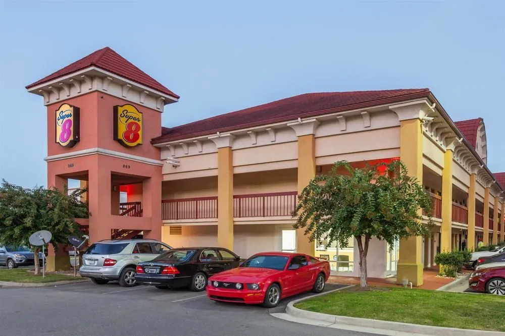 Super 8 Dalton/Convention Center Area