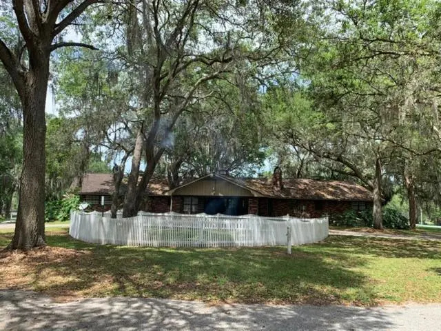 4 Bedrooms Cottage