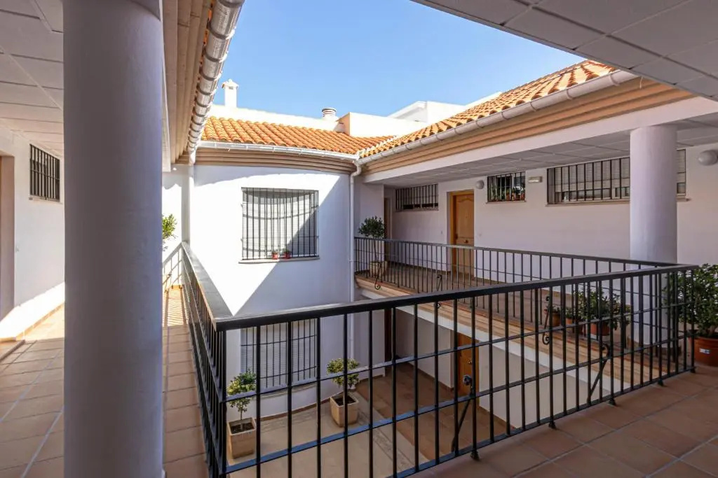 797 Holiday Rentals- Duplex for 7 Carihuela 1 min beach mas parking