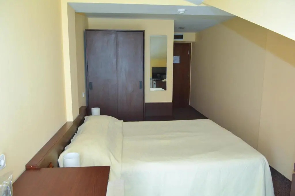 Economy room