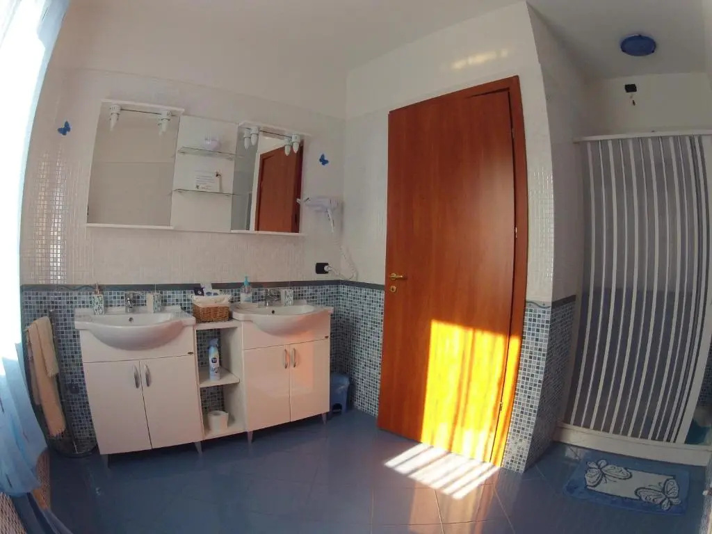 Standard Double room with balcony (full double bed)