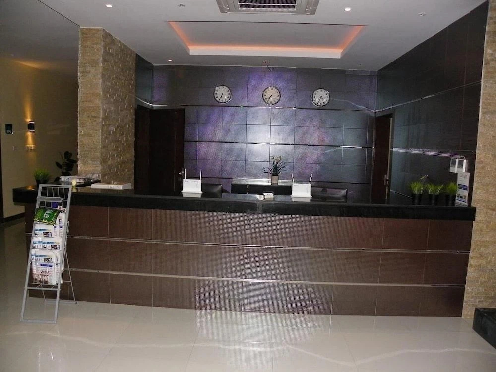Lobby & Reception