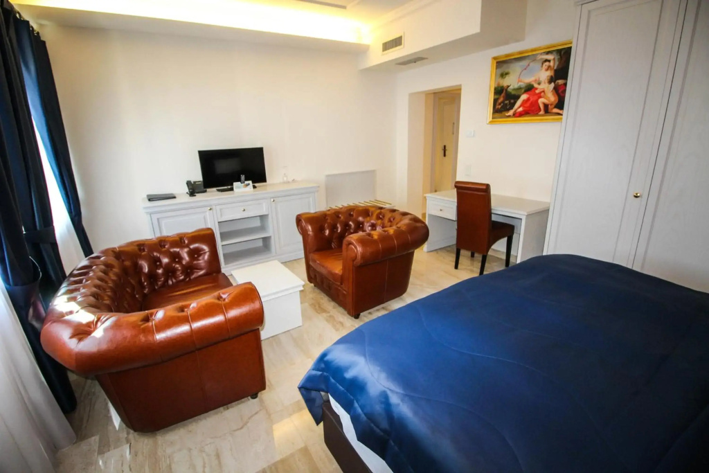Lobby & Reception