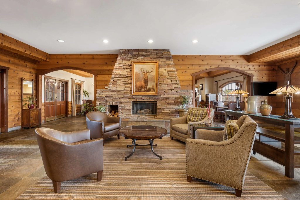 Lobby & Reception