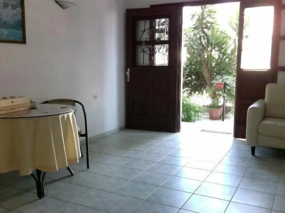 Standard Double Basement room (twin beds)