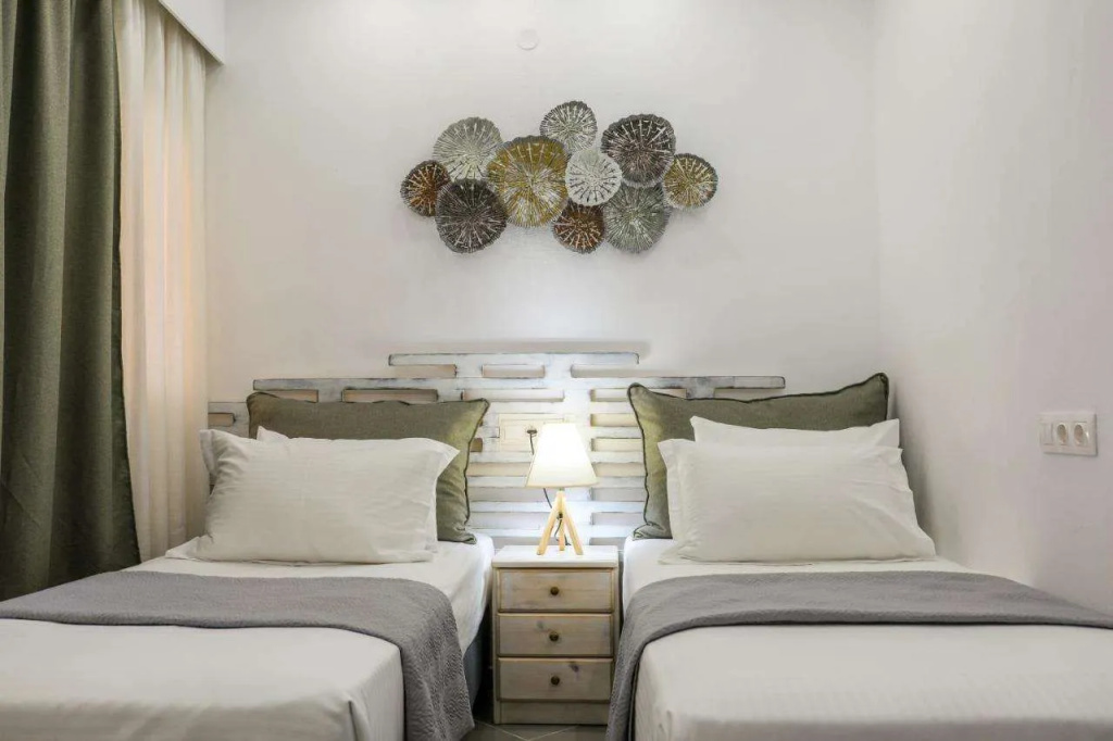 Aura Skiathos — 3