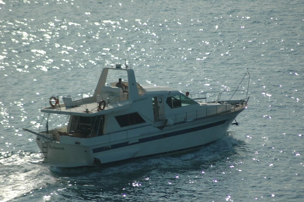 60ft Motor Yacht in Ocean Village Gibraltar - фото 8