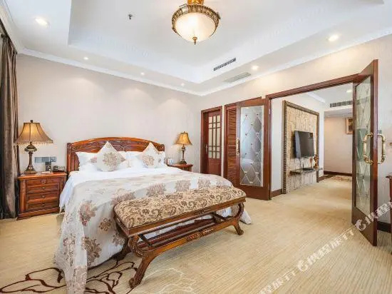 Suite with river view