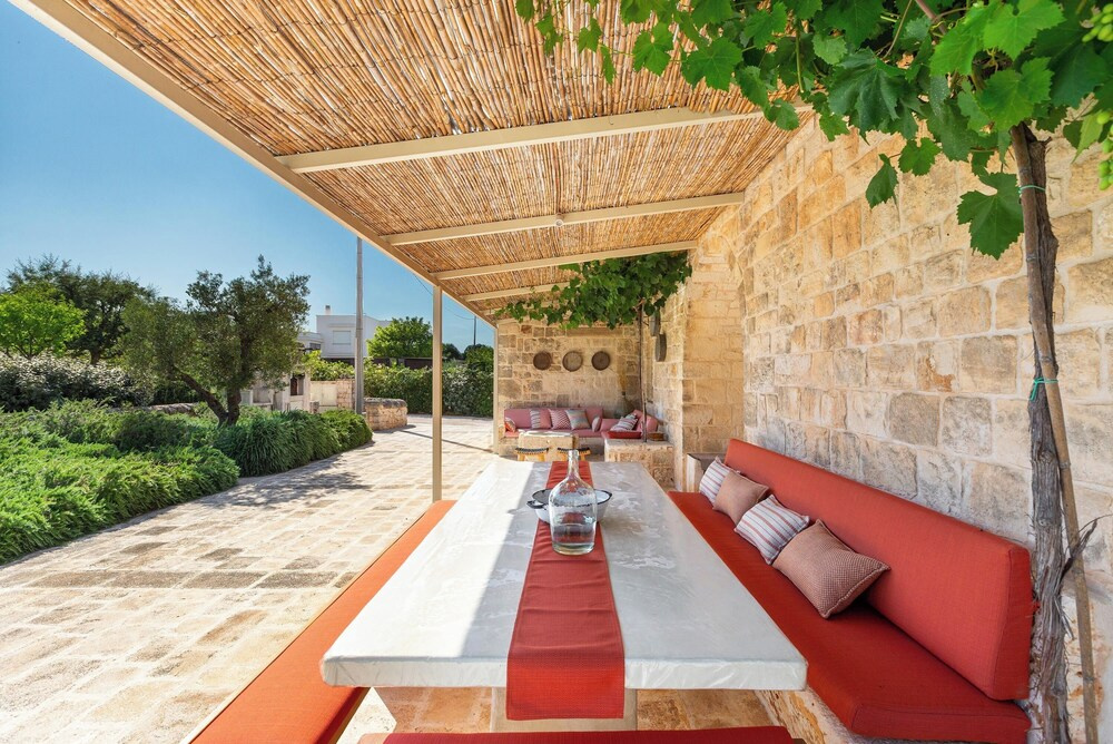 3224 Trulli Almaviva by Perle di Puglia