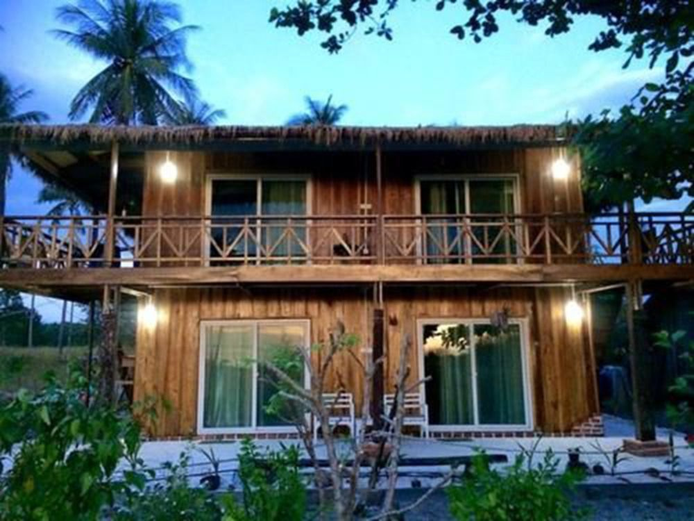 Coconut Blvd Resort