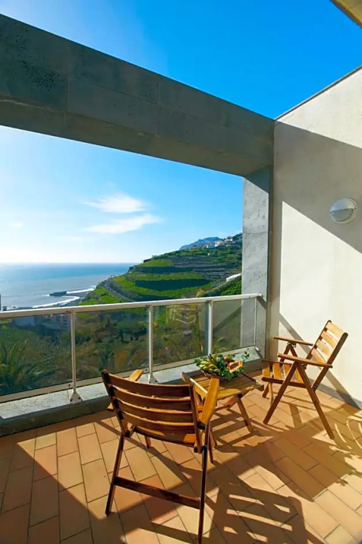 Standard Triple room with sea view
