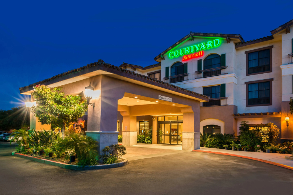 Courtyard Thousand Oaks Ventura County