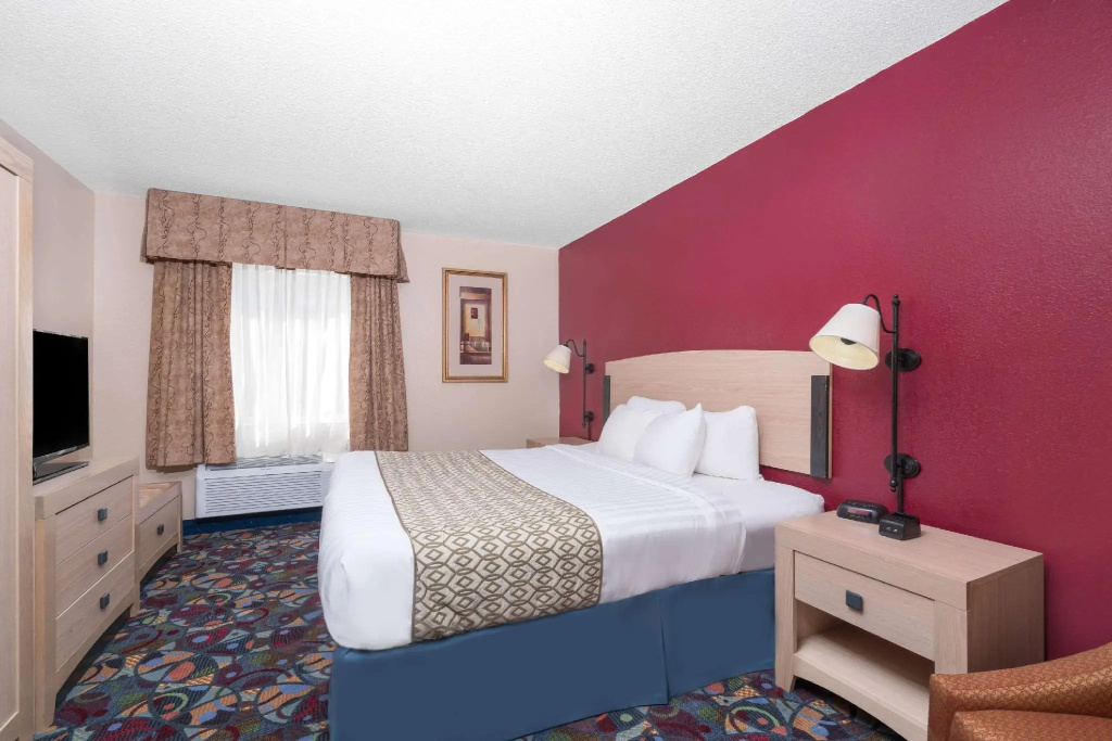 Double Suite (full double bed)