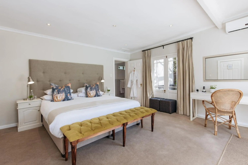 River Manor Boutique Hotel - фото 2