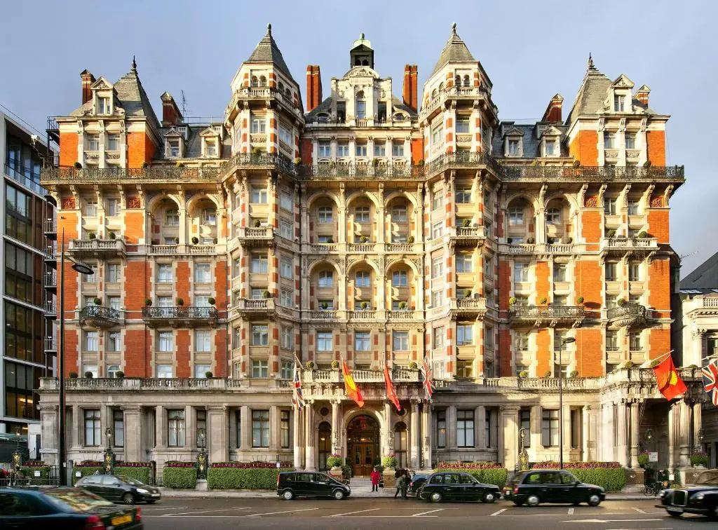 Executive Knightsbridge Apartment - Photo 1