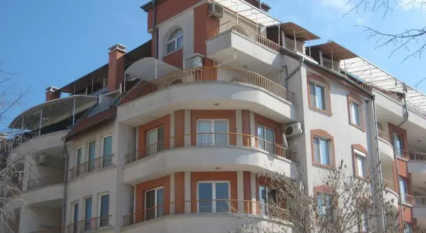 Tashevi Apartments