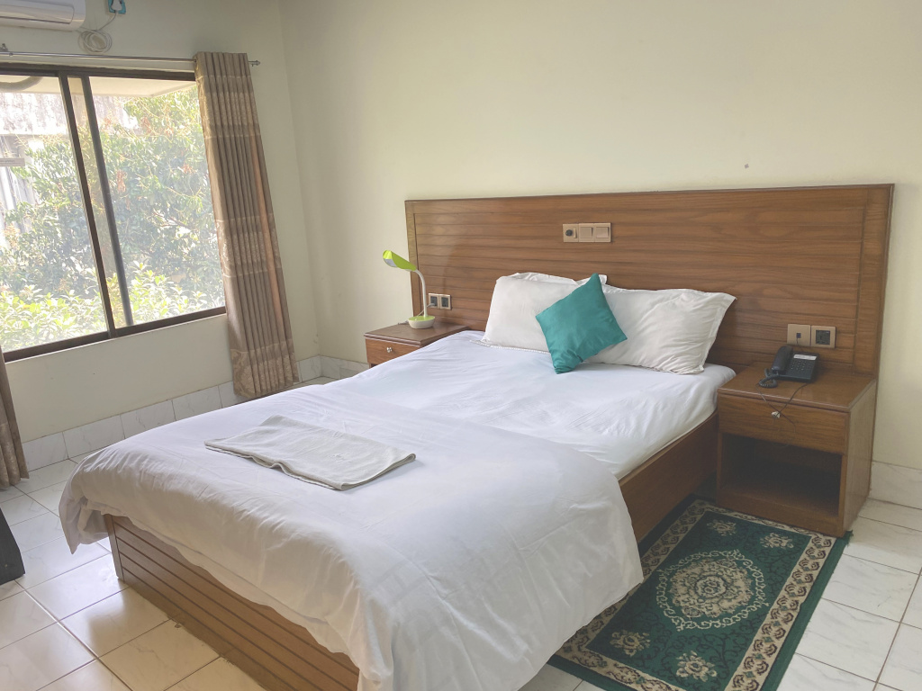 Deluxe Double room (full double bed)