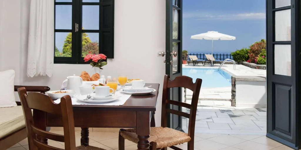 Anthonas Apartments