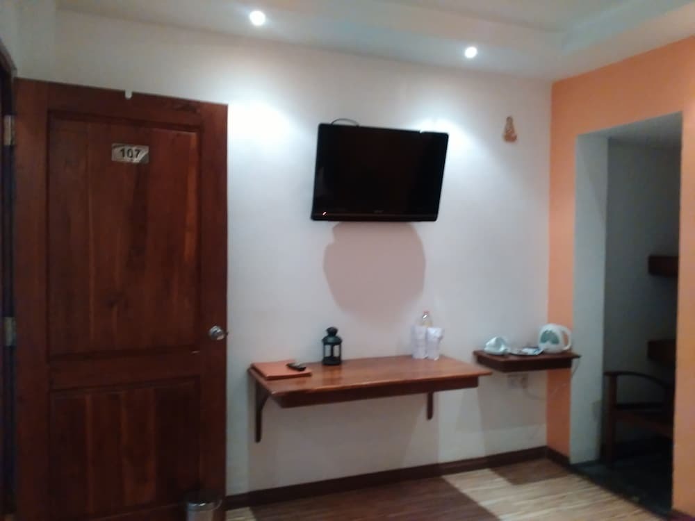 Midky Hotel