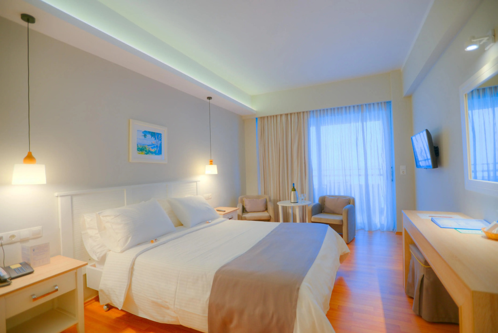 Elea Beach — 5