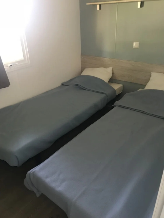 3 Bedrooms Standard Family room