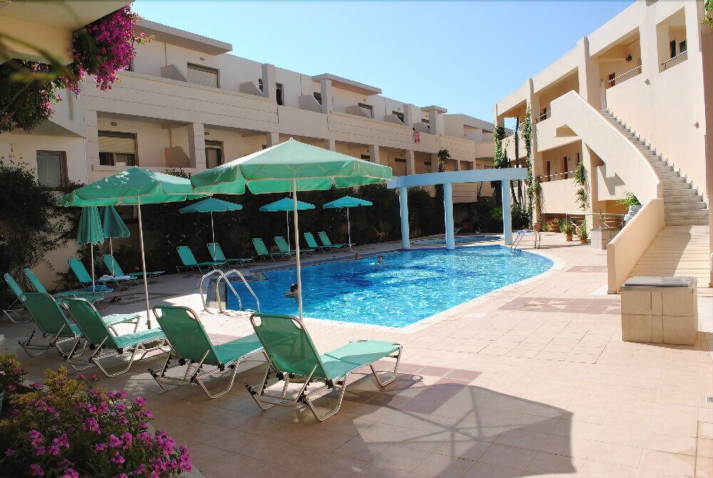 Delfina Art Hotel 4 *