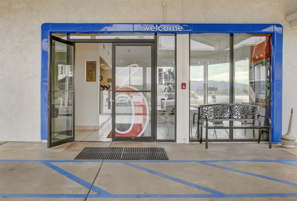 Motel 6 Coos Bay, OR