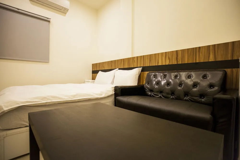 Ice homestay