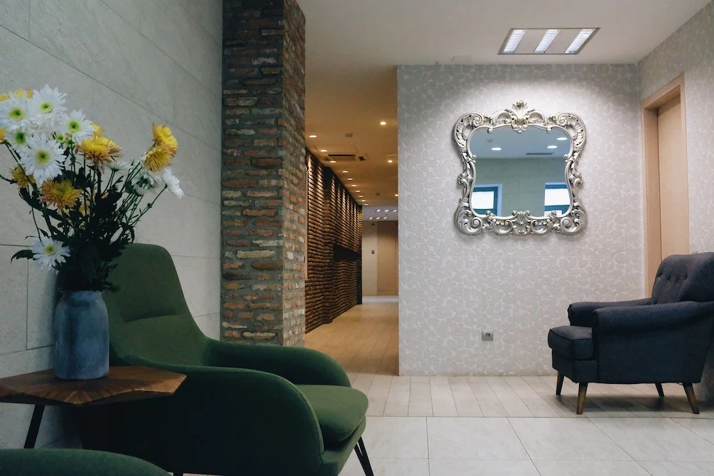 Lobby & Reception