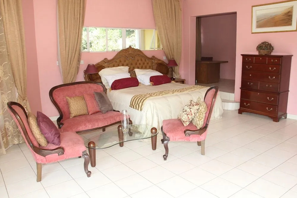 Borrowdale Ground Floor with Poolview — фото 2