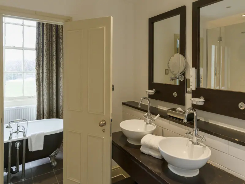 Double Junior Suite (full double bed)