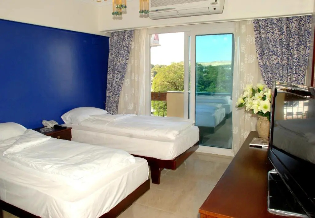 Deluxe Triple room with river view