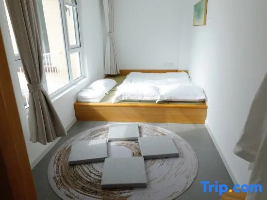 4 Bedrooms Standard Family room