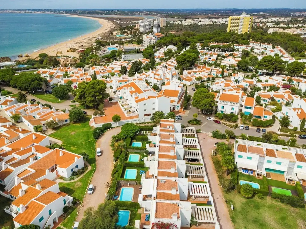 Sunny 5BR Villa at Prainha Club