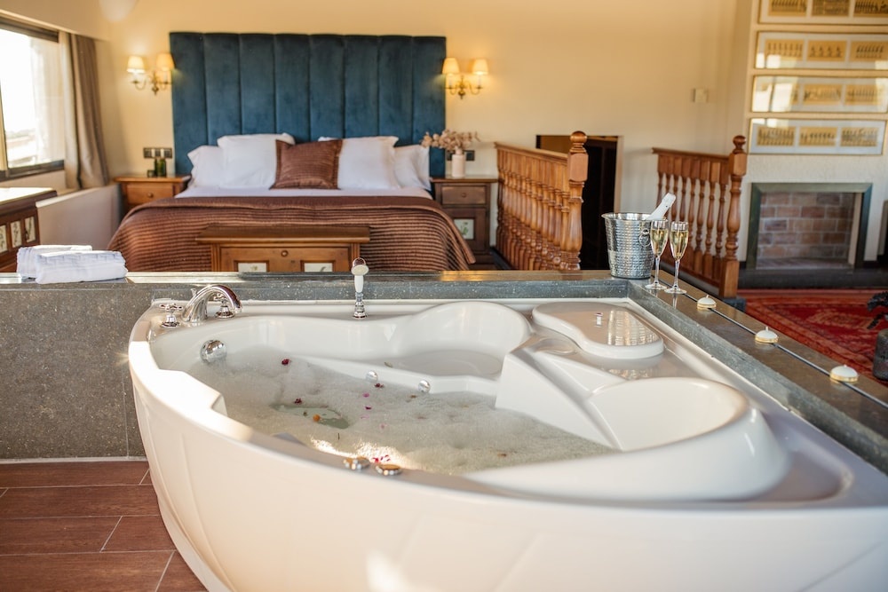 Standard Double room with balcony (full double bed)
