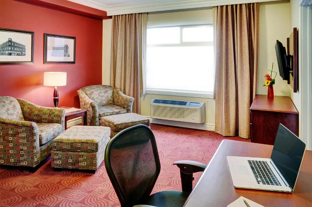 Double Suite (full double bed)