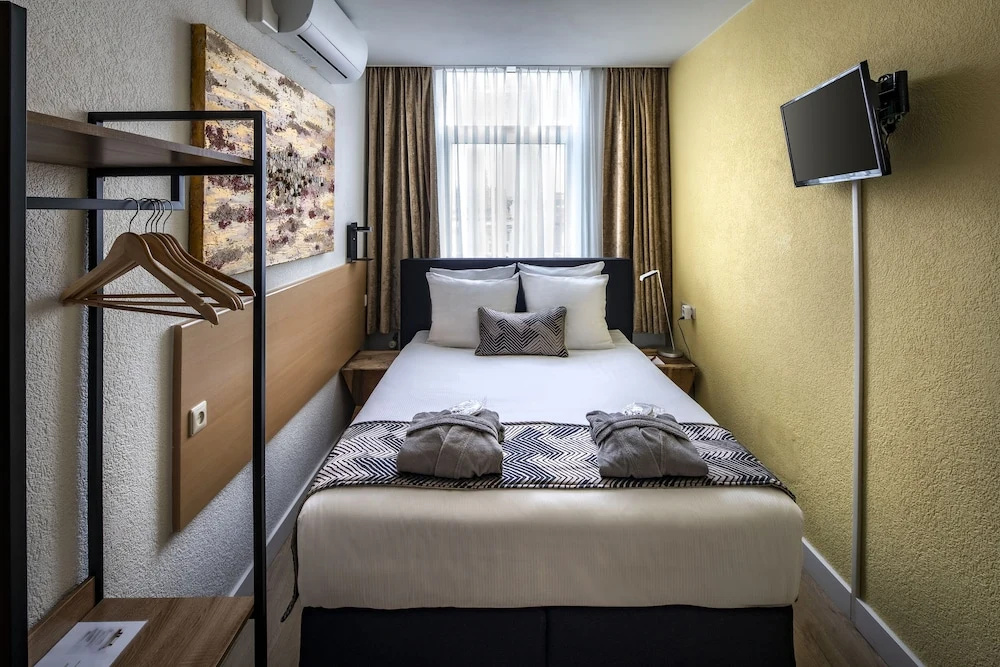 Economy Double room (full double bed)