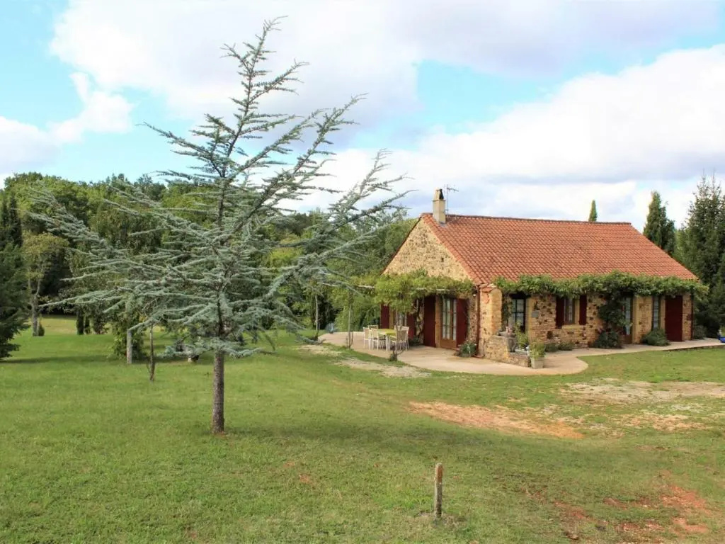 Gite Mazeyrolles, 3 pièces, 4 personnes - FR-1-616-106