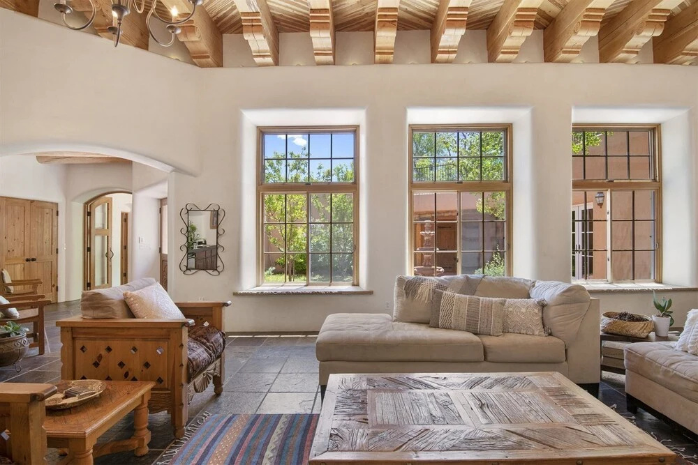 El Torreon - Exclusive Luxury Home, Nestled Next to Water and Trees