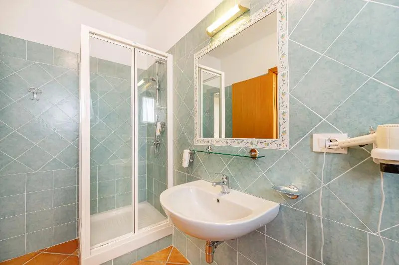 Standard Triple room with balcony